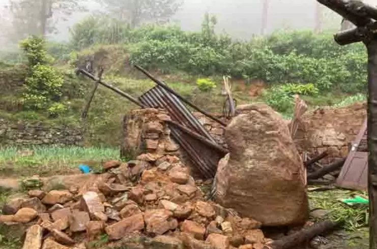 சீரற்ற காலநிலை : 47 பேர் இடம்பெயர்ந்தனர்