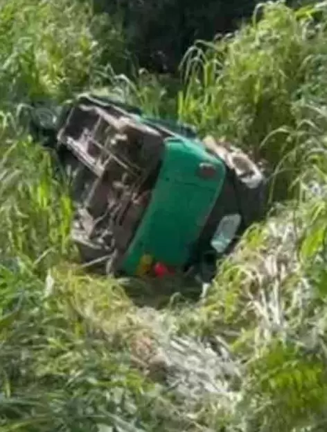 முச்சக்கரவண்டி விபத்து: இருவர் காயம்