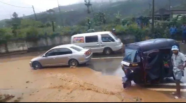 நானுஓயாவில் வெள்ளம் – போக்குவரத்து ஸ்தம்பிதம்
